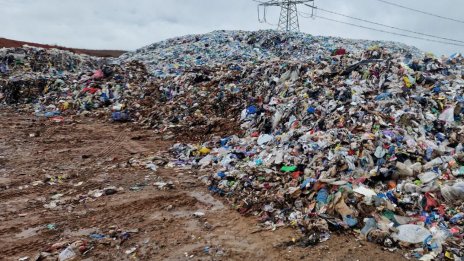 Над 150 т отпадъци са извозени от нерегламентирано сметище край Долни Богров