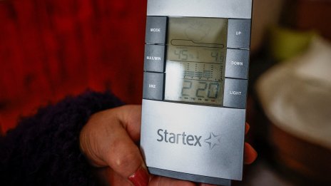 Без ток, вода и топлина: В Киев се опиват да оцеляват при минус 20&deg;C (СНИМКИ)