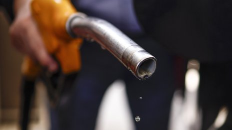 Вървим към 2 евро за литър дизел, цената на горивата не е достигнала своя пик