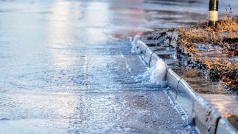Обявиха бедствено положение в Асеновград заради аварията на водопровод