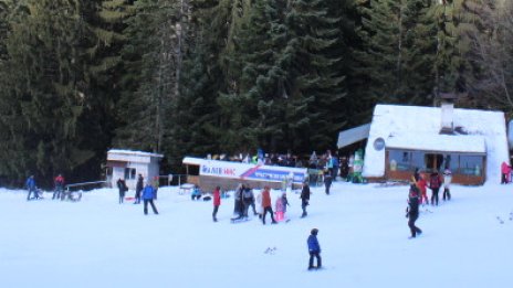 Добри условия за ски в планините, температурите - до минус 10