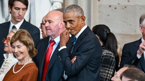 Тръмп обвини Обама, че издал секретена информация за извънземни