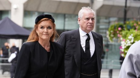 Принц Андрю имал антураж от сводници, които му уреждали момичета за секс