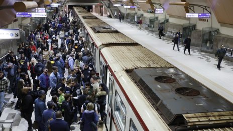 Над 30 000 души са се возили в метрото от 13:00 до 14:00 днес