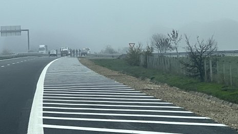 Микробус се удари в ТИР на АМ "Тракия", има един загинал и един пострадал