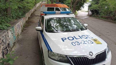 Кола се вряза в магазин в Шумен, трима са ранени