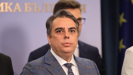 Асен Василев: Правилна и бърза реакция на Иван Демерджиев