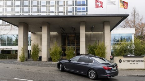 Напрегната обстановка по време на 6-часовите преговори между Русия и Украйна 