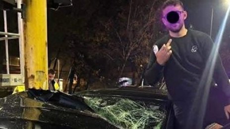 Продават за 25 000 лева колата, с която синът на лекар помете стълб в София