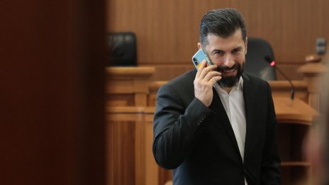 Правят скенер на мозъка на Кирил Петков, за да докажат, че никога не е употребявал наркотици 