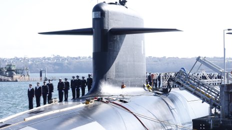 Как подводниците потапят вражески кораби?