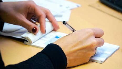 За 10 години: 10% по-малко население, 10% повече администрация