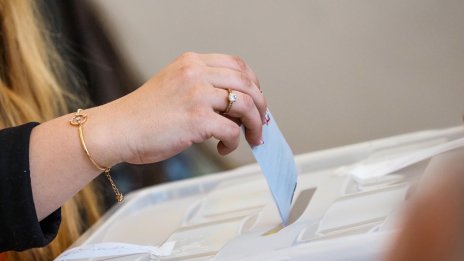 "Мяра": Жените доминират в подкрепата за водещите партии 