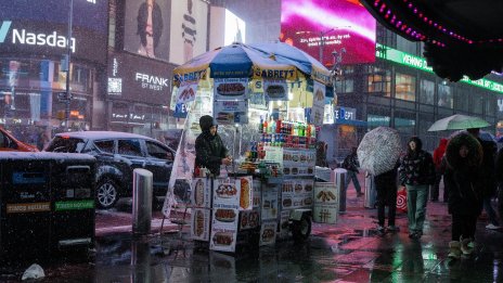 Мощна зимна буря САЩ, Ню Йорк издаде забрана за пътуване СНИМКИ