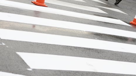 18-годишен шофьор блъсна жена на пешеходна пътека в Казанлък