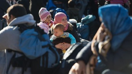Австрия спря събирането на семейства на бежанци