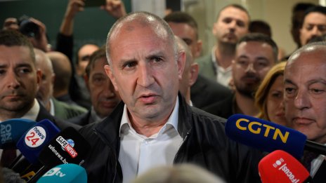 Политолог: Радев няма да е българският Орбан и няма да саботира ЕС