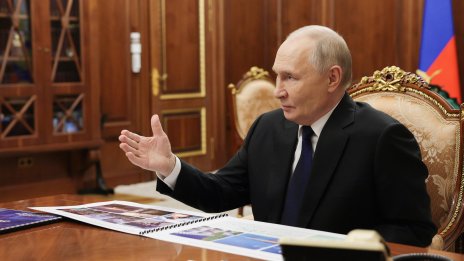 Путин благодари на тези, които празнуват Нова година на фронта