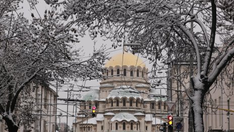 От сряда започва застудяване, ще вали дъжд и сняг