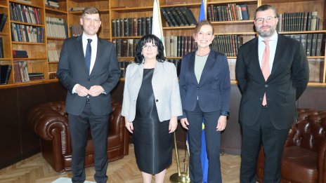 Финансовият министър запозна посланика на Германия с напредъка ни за еврото