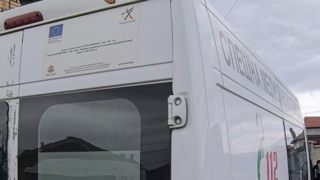 Възрастен шофьор блъсна мъж, който му помага да паркира