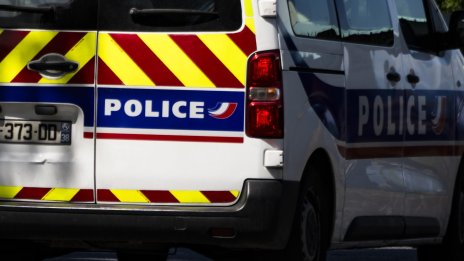 Кола се вряза в пешеходци във Франция, има убит и тежко ранени