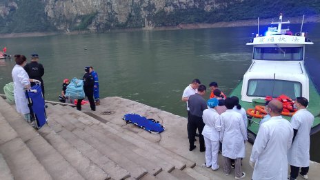 Вече девет са жертвите в потъналата лодка с туристи в Китай