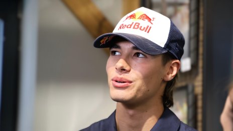 Никола Цолов подкара болид по новата писта в Самоков