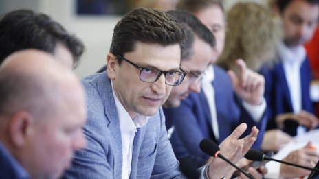 Сабрутев: Няма дефицит от над 7%