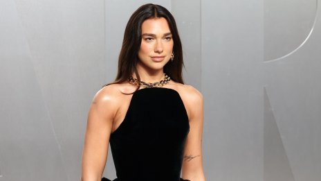 Дуа Липа изпраща пикап на украински батальон ВИДЕО