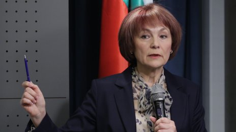 Звучи като виц: ЦИК пита "Сиела Норма" защо са им 40 лопати, било лаптопи