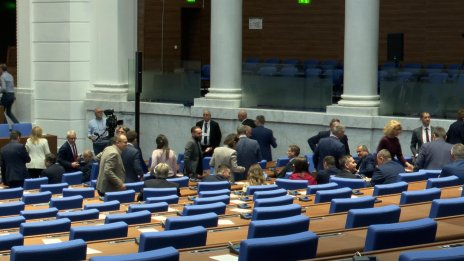 НС започна работа, Божанков плаши, че ще &ldquo;навре &ldquo;Възраждане&rdquo;, където слънце не изгрява&rdquo;