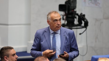 Антон Кутев: Корупцията и олигархията се борят крачка по крачка