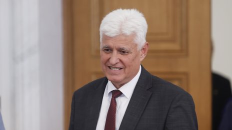 Стоянов представи пред НАТО идея за военноморски център във Варна