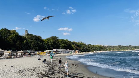 Очаква ни горещ ден, следобед са възможни превалявания
