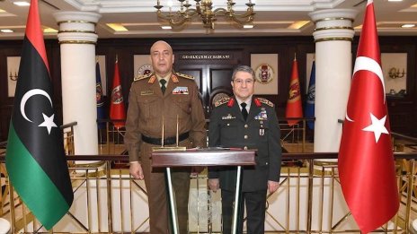 Падналият либийски самолет е поискал аварийно кацане заради електрическа повреда