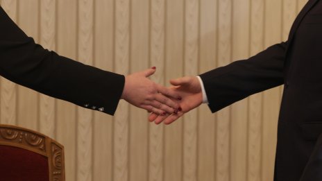 Консултациите при Радев продължават в четвъртък с АПС и МЕЧ