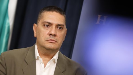 Христо Гаджев: Кампанията на Гюров ще спечели златна малинка за некадърност