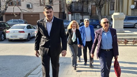 Олимпийска шампионка, легенда във волейбола и знакови спортисти в новото 52 НС