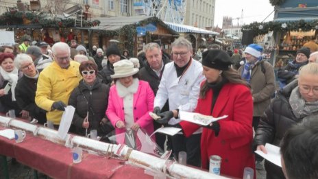 Гигантски 30-метров щолен на коледния базар в Берлин