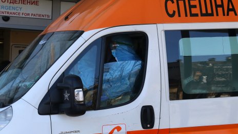 Работник в тежко състояние след падане от 10 метра