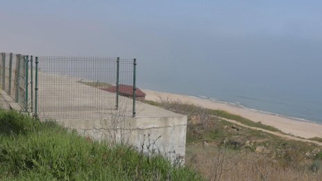 Ограда до плаж "Харманите" разгневи жителите на Созопол