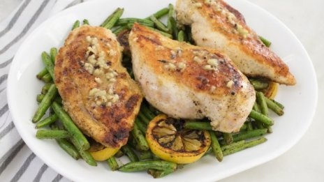 Рецептата Dnes: Пилешко със зелен фасул