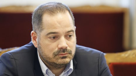 Калин Стоянов: Румен Радев внушава неистини
