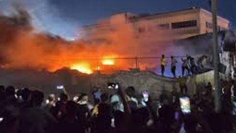 Най-малко 50 души са загинали при пожар в търговски център в Ирак