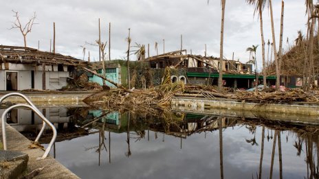 Бурята "Имелда" връхлетя Бермудските острови