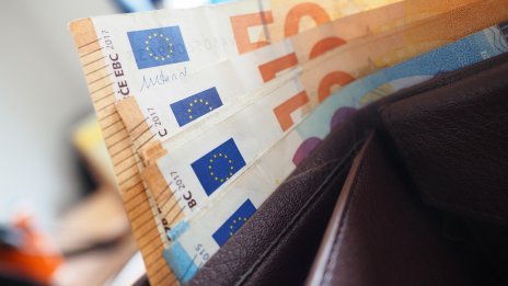 До 10 000 евро в брой - новият лимит на ЕС засяга и автомобилния пазар