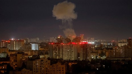 Русия атакува Киев с балистични ракети, има ранени