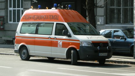 Пореден шок: Две деца са в болница, тротинетката им се блъснала в автомобил