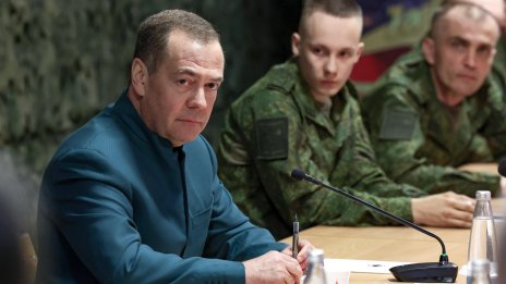 Медведев: Германия настоява за военен конфликт с Русия до 2029 г.